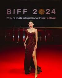 Kehangatan di Karpet Merah: Acara Premiere Film Terbaru Bintang Hollywood Banjir Bintang