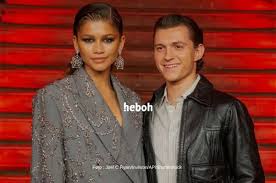 Tom Holland dan Zendaya Resmi Bertunangan: Momen Manis di Acara Gala Amal
